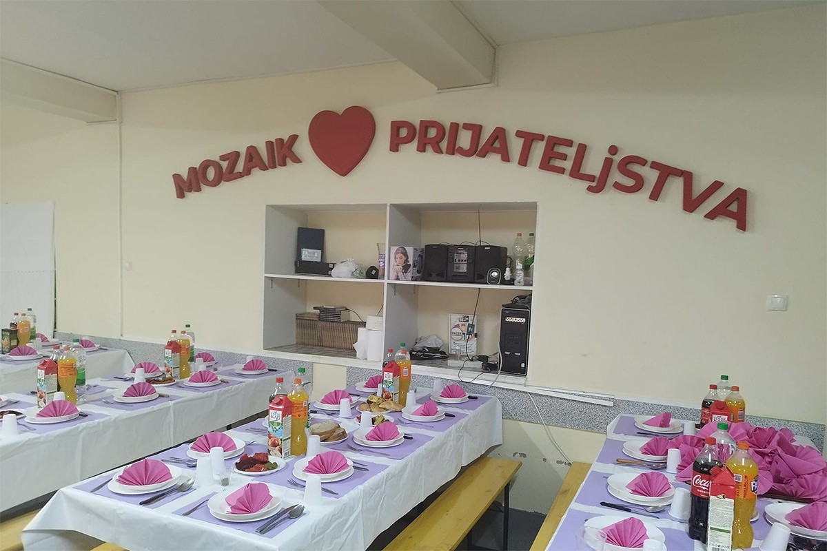 "Mozaik prijateljstva" svečanim ručkom svojim korisnicima uljepšao Vaskrs