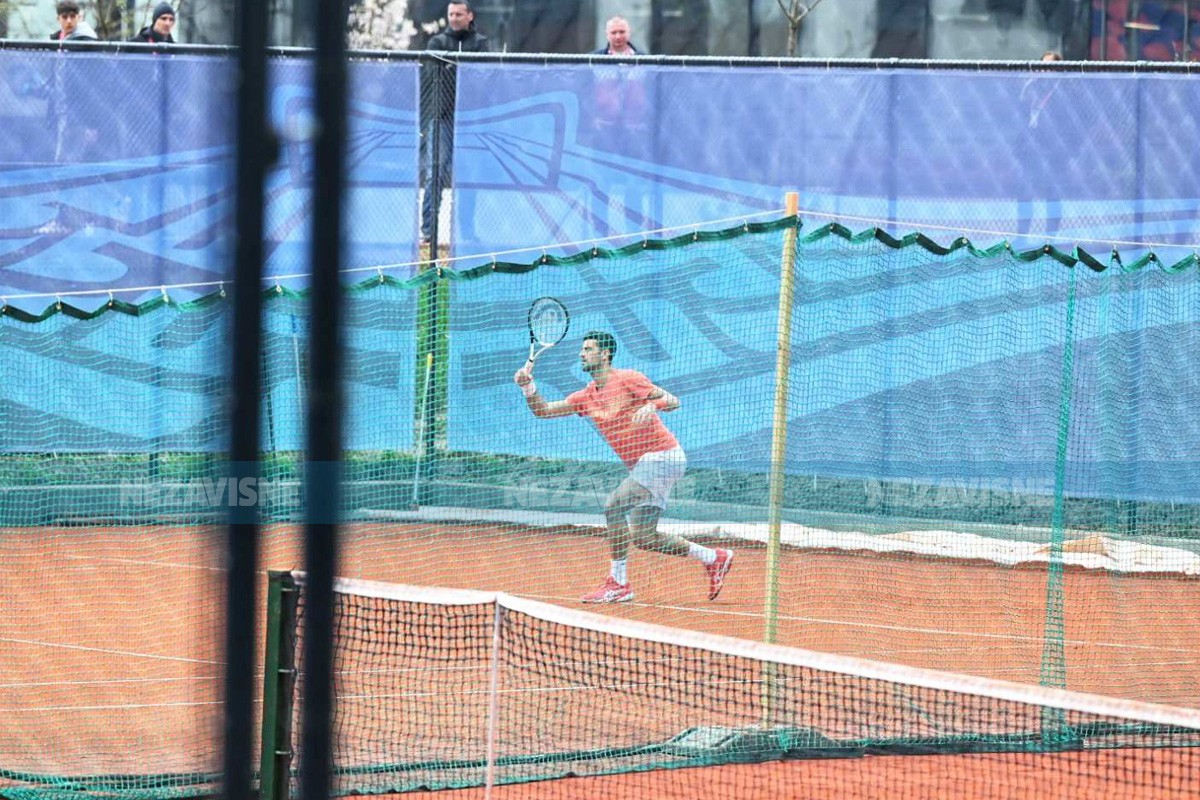 Đoković počeo drugi trening na Srpska openu, fanovi ga čekali satima (FOTO)