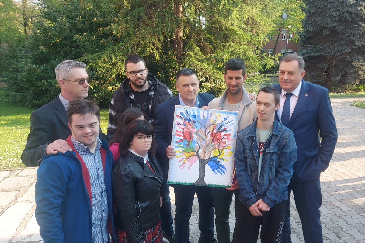 Đokoviću uručeno "Drvo života" (VIDEO)