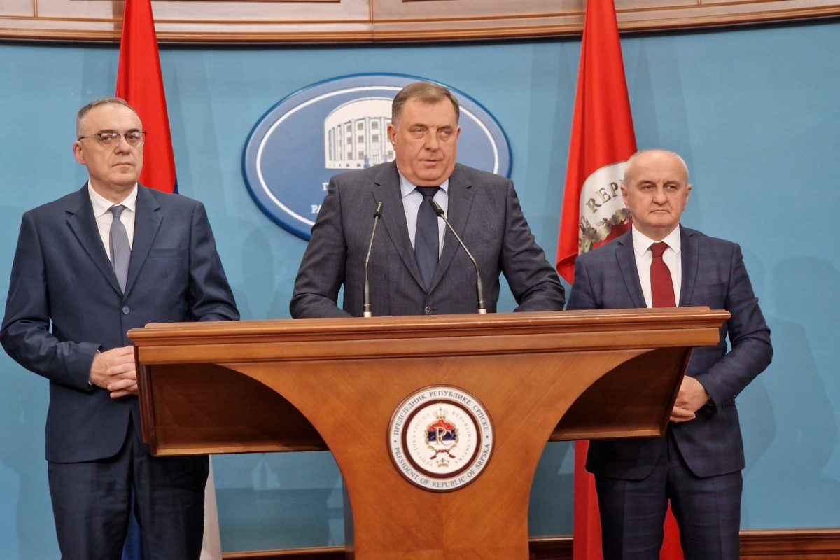 Dodik: Stranke iz Republike Srpske spremaju dokument da zaštite imovinu