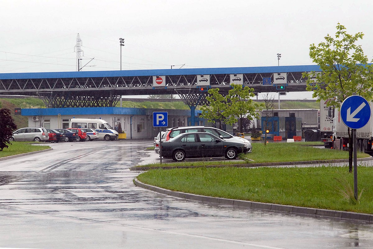 Obilazio kolonu na hrvatskoj granici pa "popio" kaznu