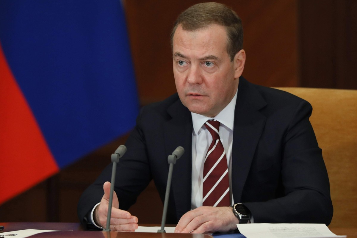 Medvedev: Svijet je bolestan i na pragu novog svjetskog rata