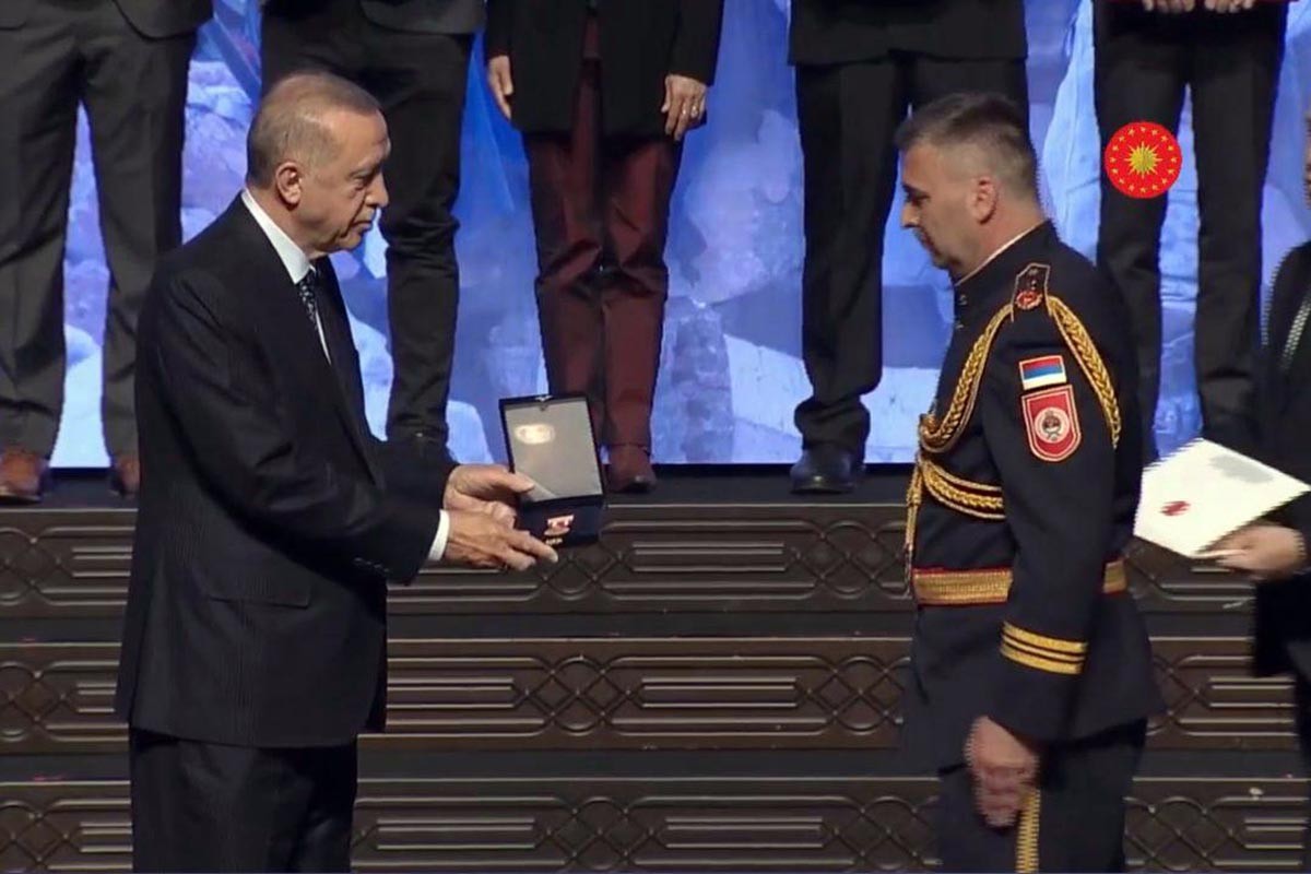 Novitović primio zahvalnicu od Erdoana