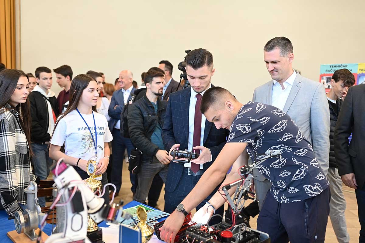 U Domu omladine otvoren "Sajam zanimanja 2023": Fokus na strukama koje su potrebne privredi