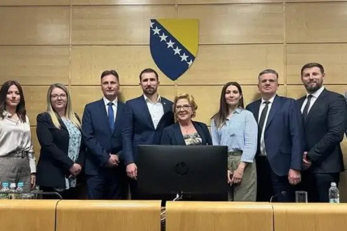 NiP traži odgovornost policije zbog napada na poslanike i novinare