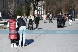 Teško se odlučuju da napuste sigurnost doma: 200.000 osoba u BiH ...
