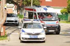 Oglasila se beogradska škola u kojoj je tinejdžerka posjekla druga i ...