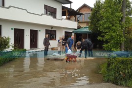 U Kulen Vakufu prekinuta nastava, spasene dvije mještanke