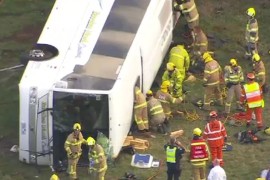 Kamion naletio na autobus pun djece (VIDEO)