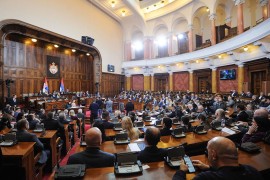 Počela sjednica Skupštine Srbije: Poslanici o bezbjednosnoj situaciji ...
