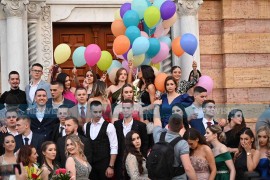 Ljepota maturanata dvije škole preplavila Banjaluku (FOTO/VIDEO)