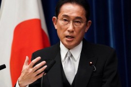 Japanski premijer smijenio sina zbog kontroverznih fotografija