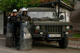 U Zvečanu mirno, jake snage KFOR-a ispred opštine