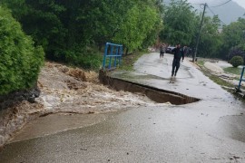 Obilne padavine poplavile 40 kuća kod Teslića, nivo vode u objektima ...