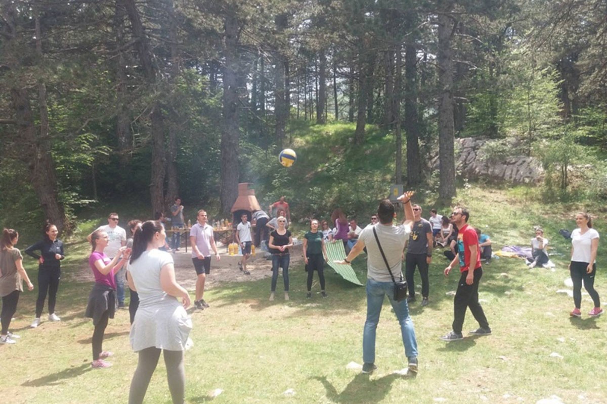 Trebinje prepuno turista, brojni građani na izletištima