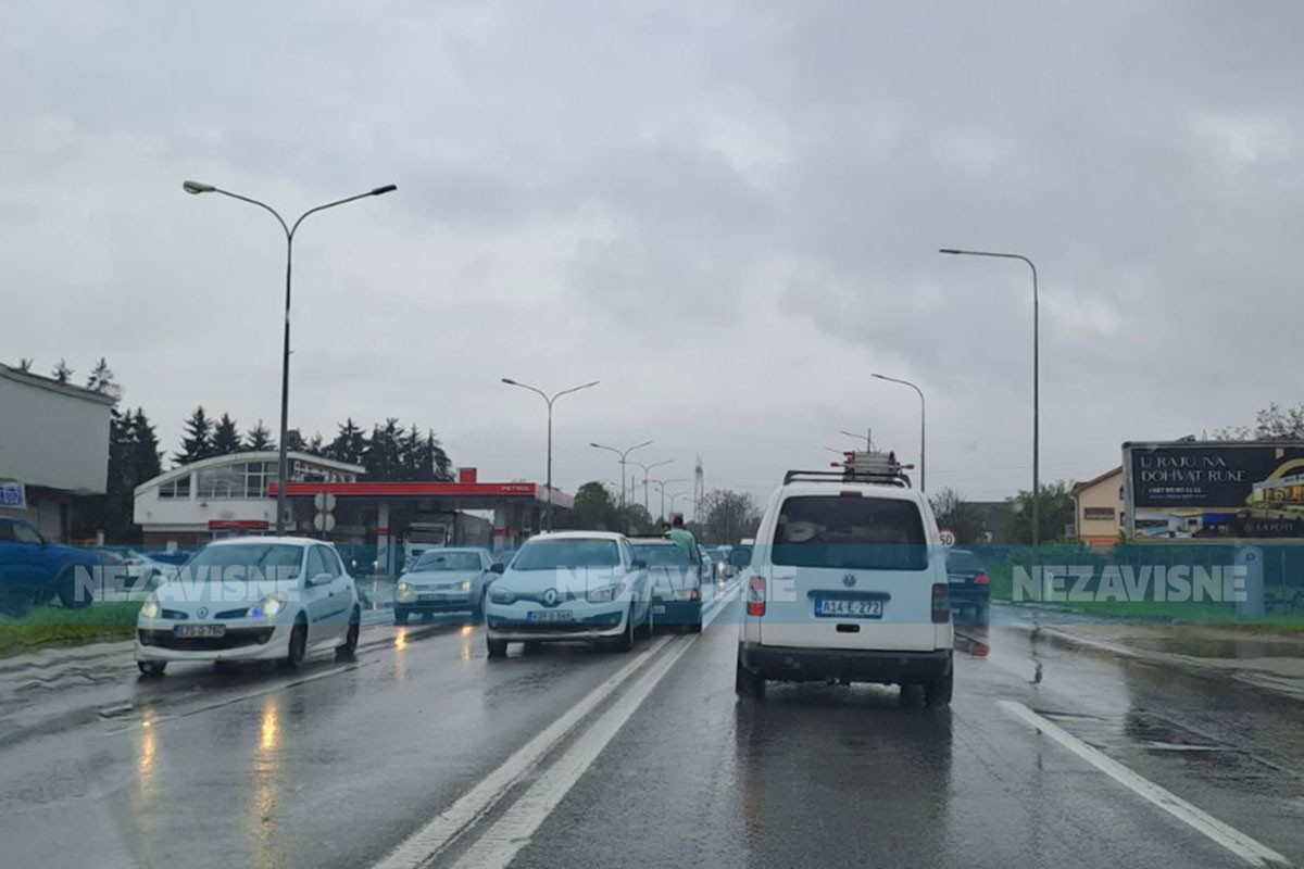 Lančani sudar u Banjaluci, gužva na zapadnom tranzitu