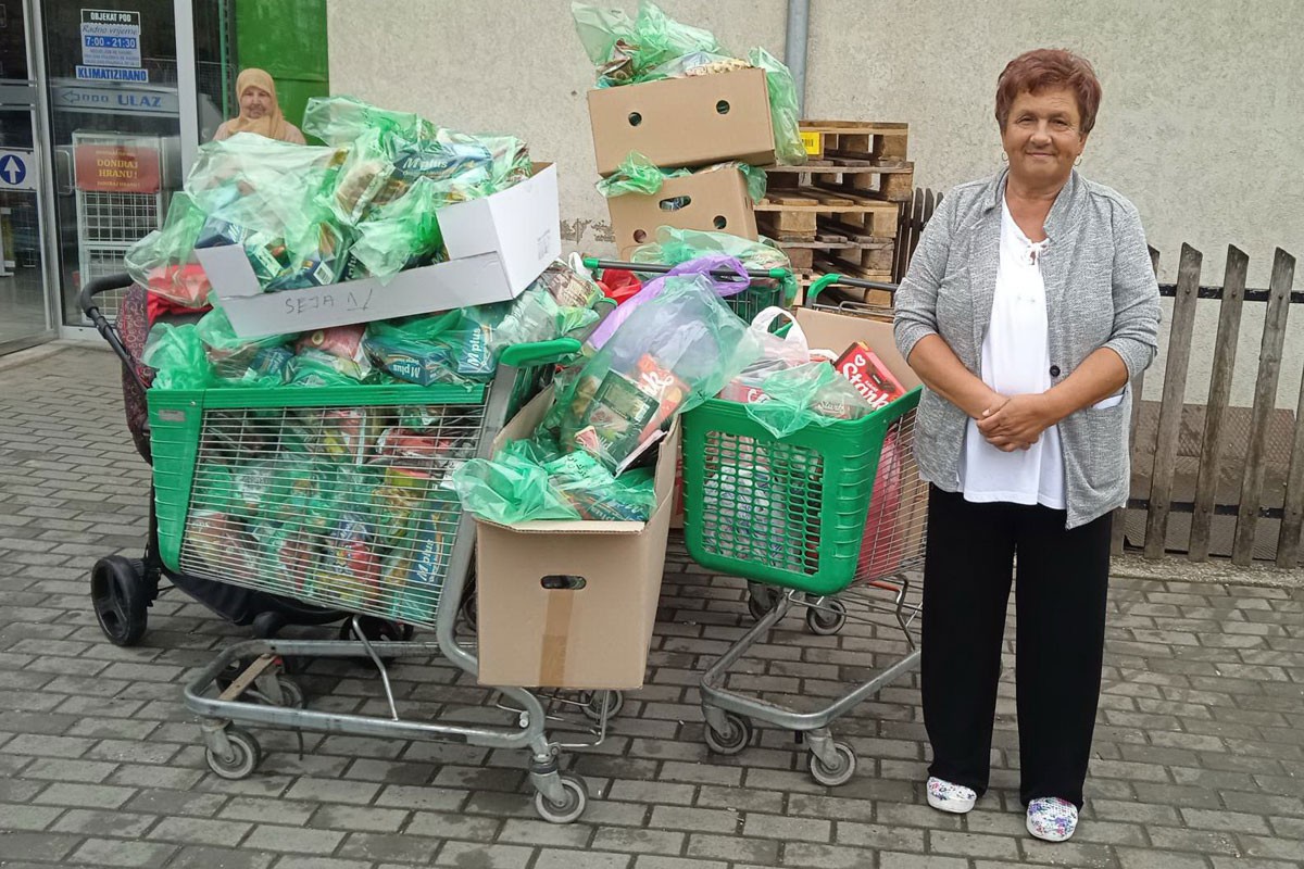 Sanjanka sama obezbijedila pakete za štićenike u Pazariću