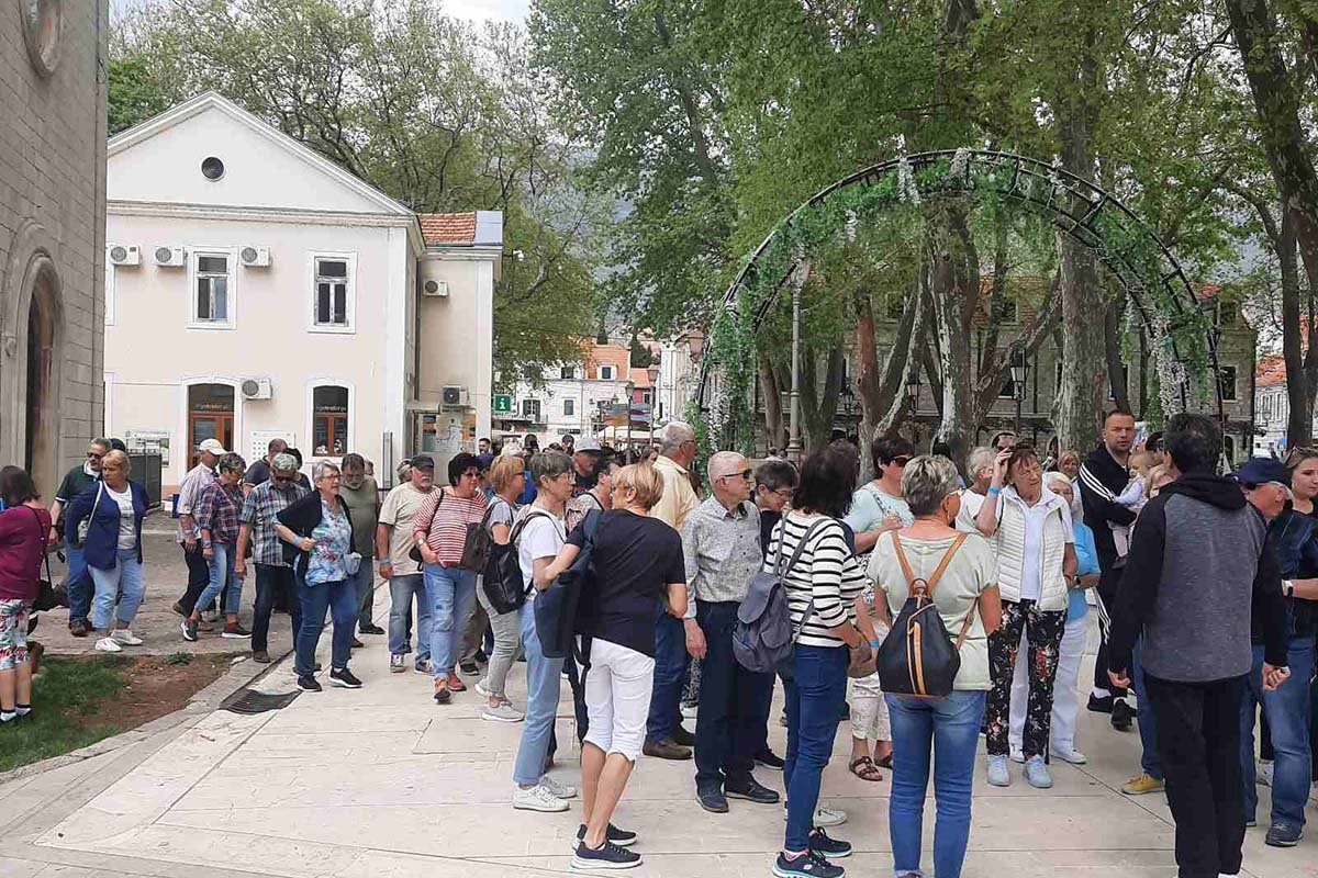 Turisti u martu ostvarili 99.748 posjeta