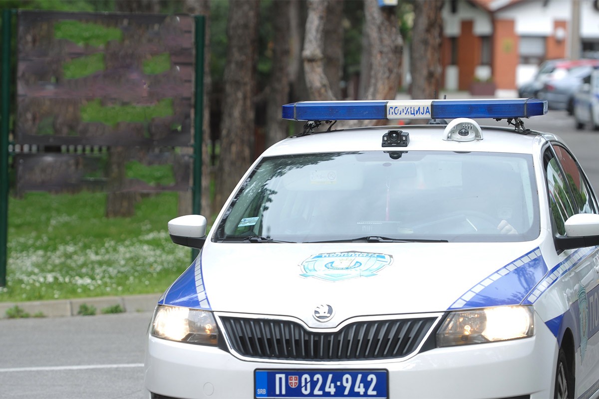Uhapšen maloljetnik u Nišu, navodno prijetio ubistvom 30 ljudi