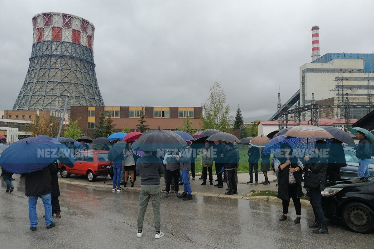 Protest ispred RiTE Gacko: Kome rađamo djecu u ovoj prašini