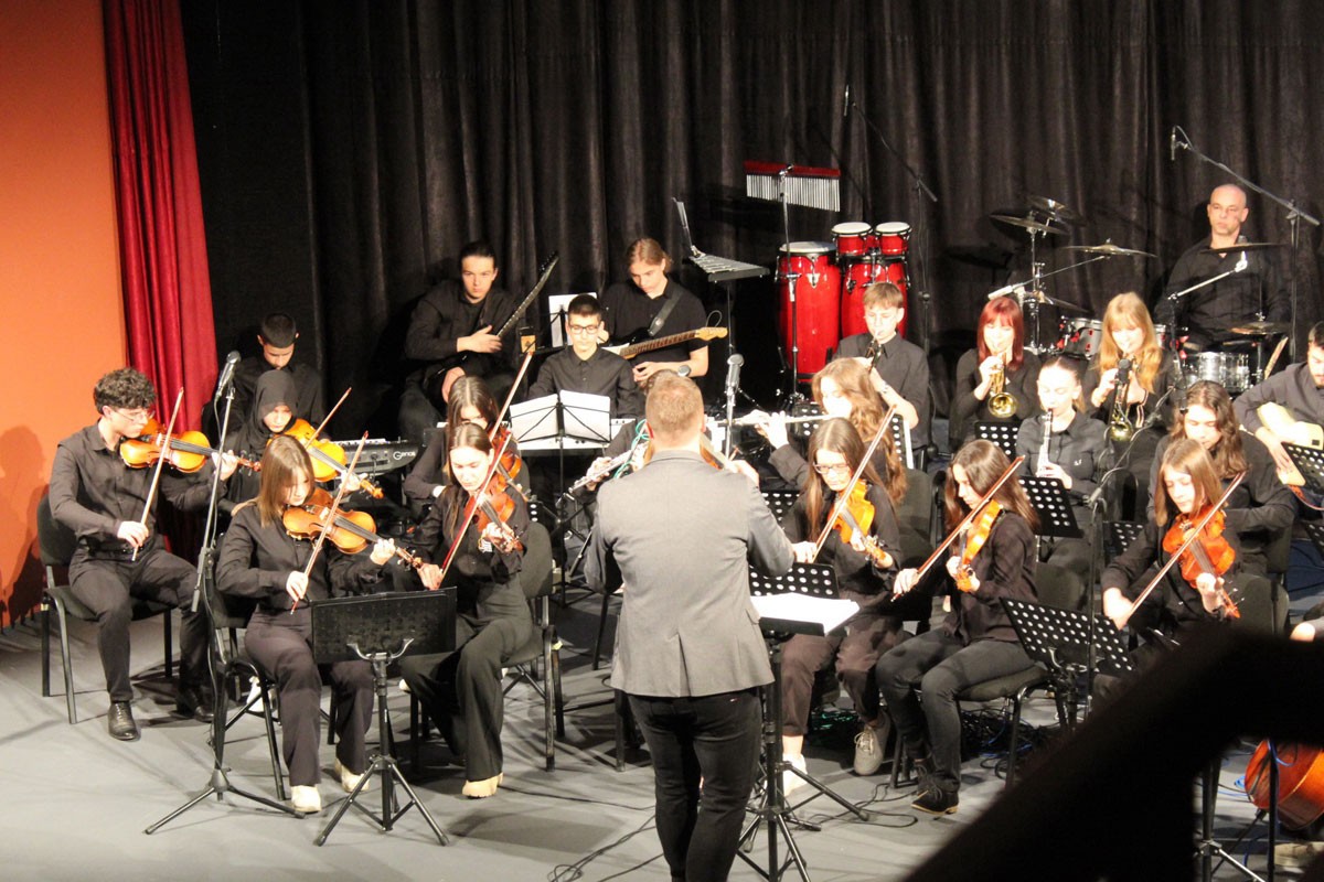 Muzički kamp "Trebinje 2023": Nezaboravno veče gimnazijskog orkestra i prijatelja