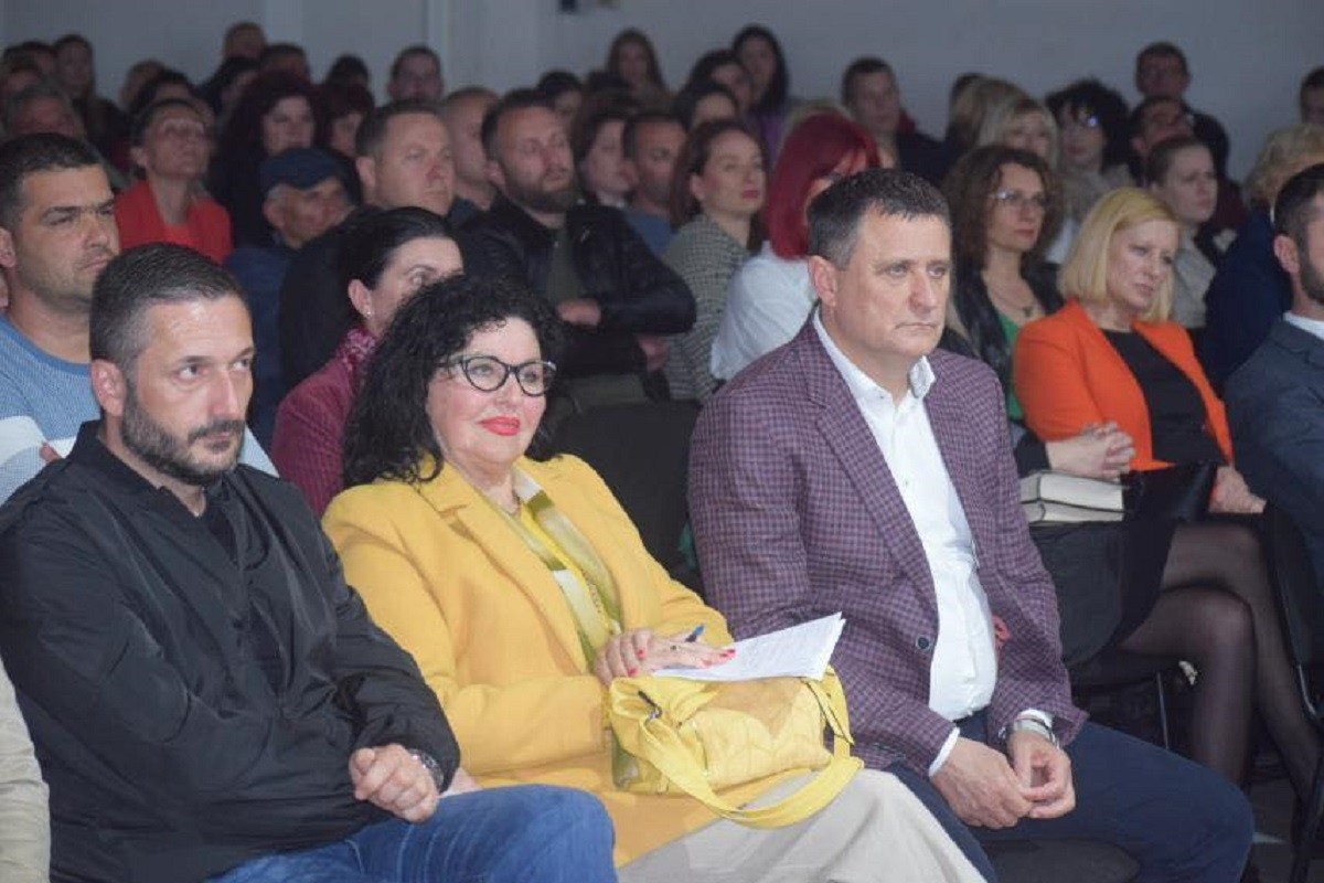 GrO SNSD održao tribinu "Prevencija vršnjačkog nasilja i masovnih ubistava"