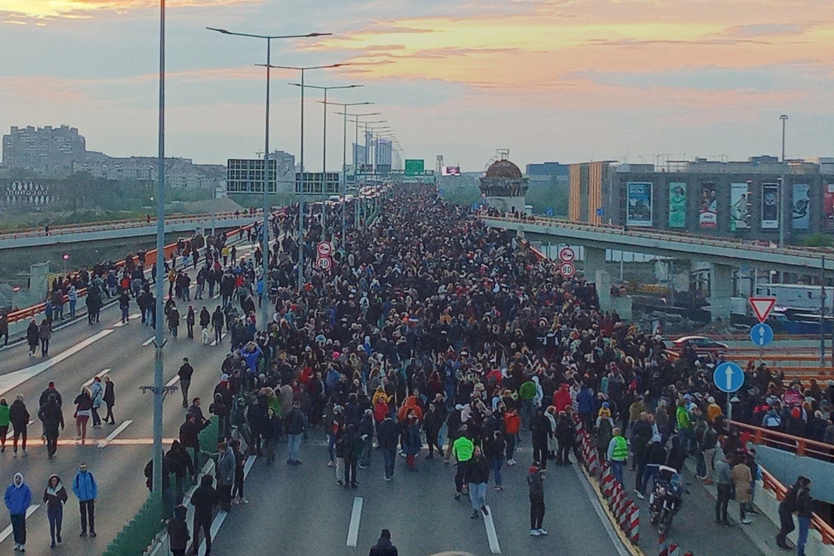 Protest "Srbija protiv nasilja" u Beogradu, more ljudi na ulicama (VIDEO)