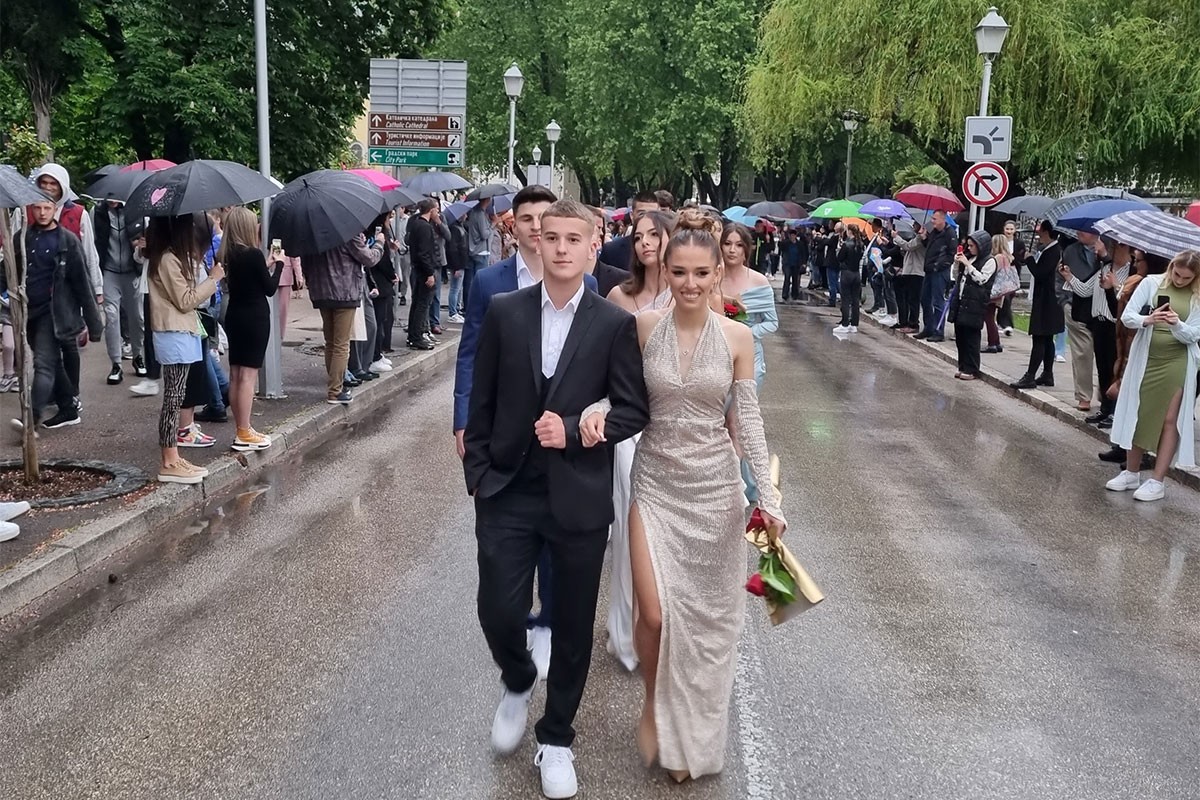 Gimnazijalci započeli maturske svečanosti u Trebinju