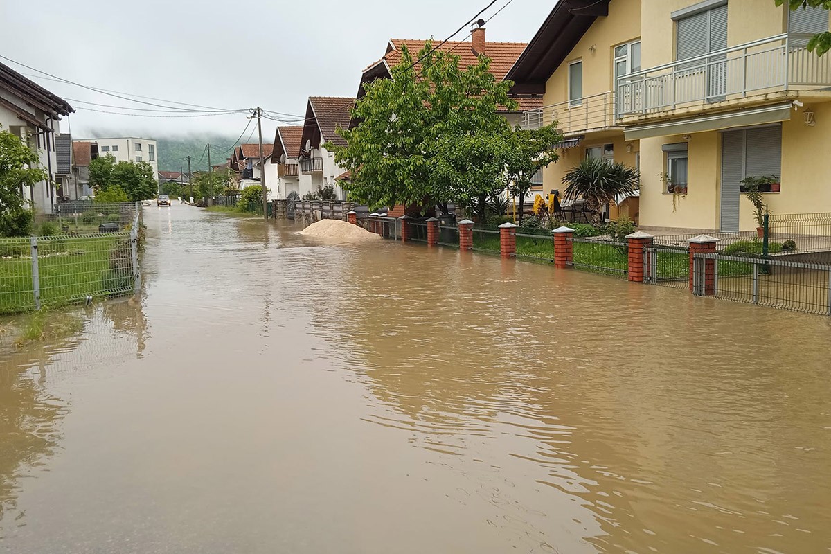 Sanjani proveli besanu noć, poplavljene kuće