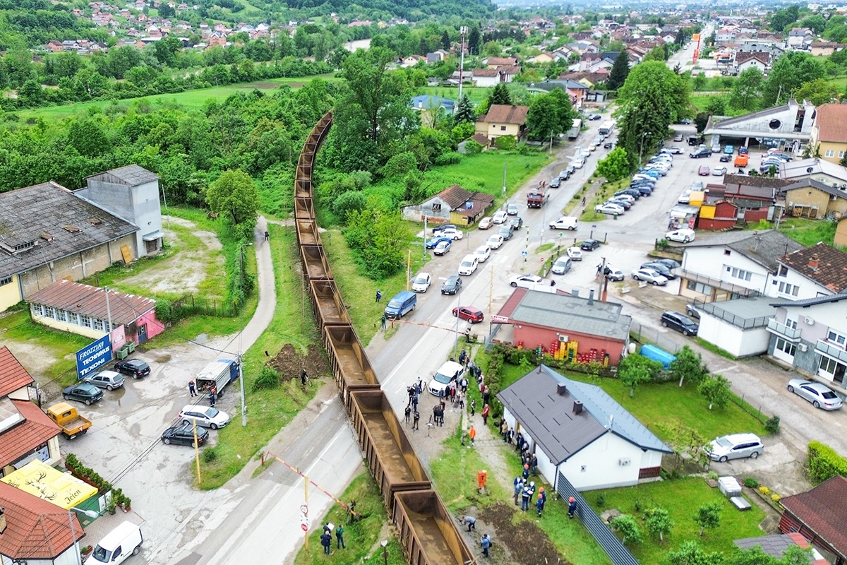 Konačno počelo sređivanje pružnog prelaza u Zalužanima