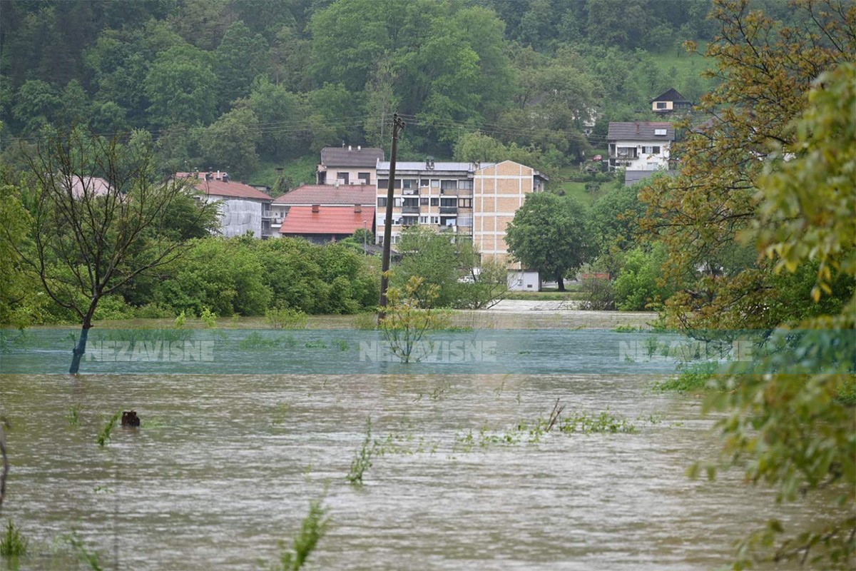 Kostajnica proglasila vanredno stanje (FOTO/VIDEO)