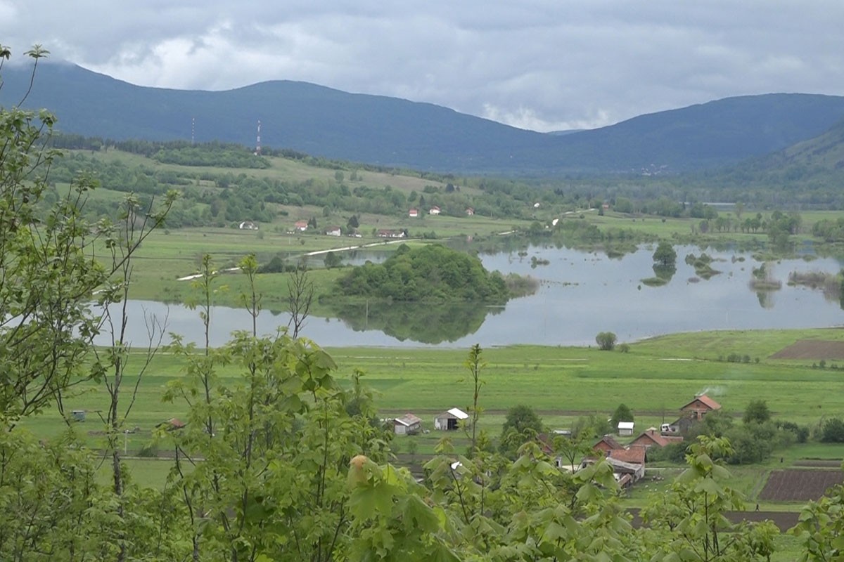Voda zarobila mještane Jelašinovaca, nekoliko dana ne mogu nikuda