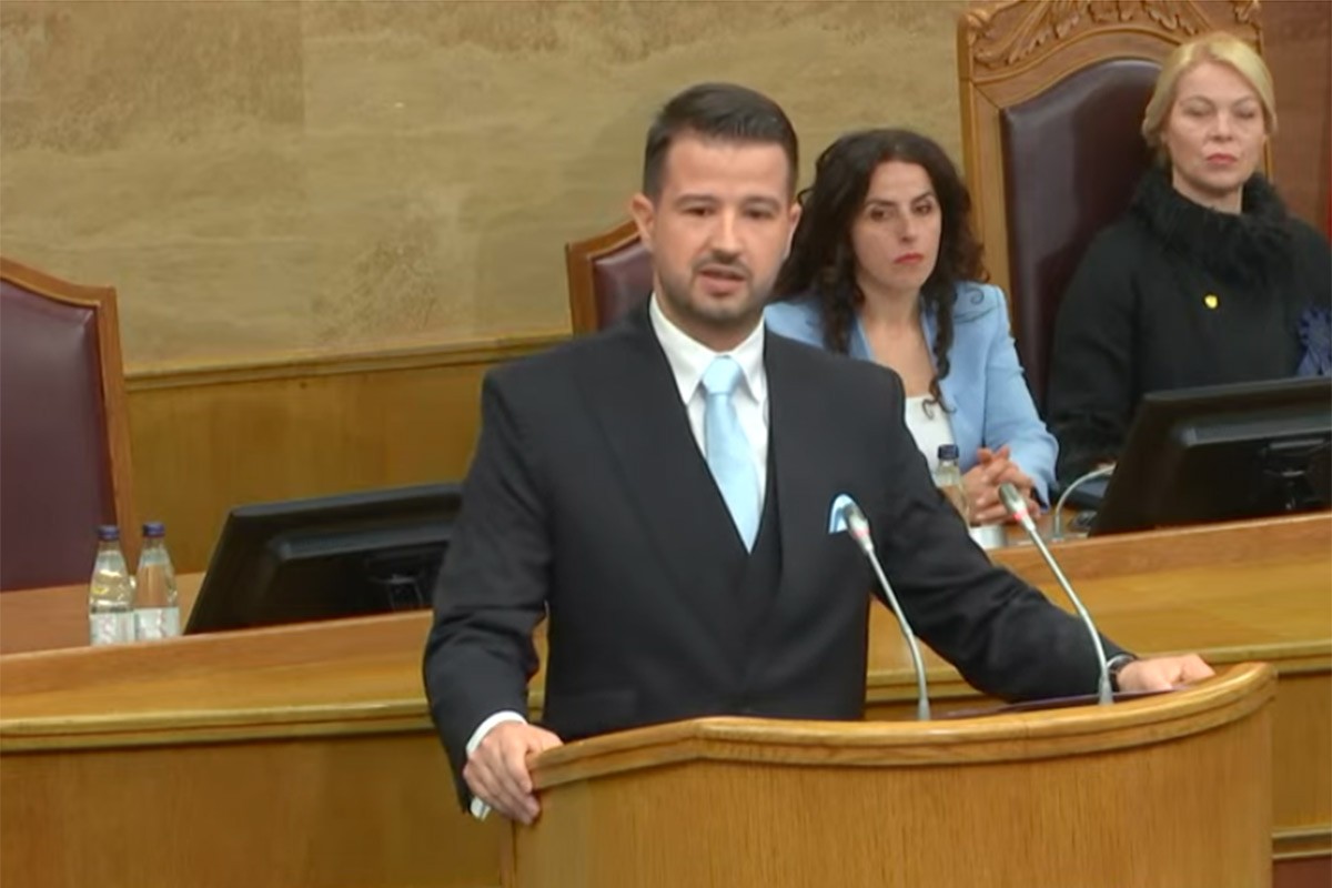 Milatović položio zakletvu: Čast mi je što ću biti predsjednik Crne Gore (VIDEO)