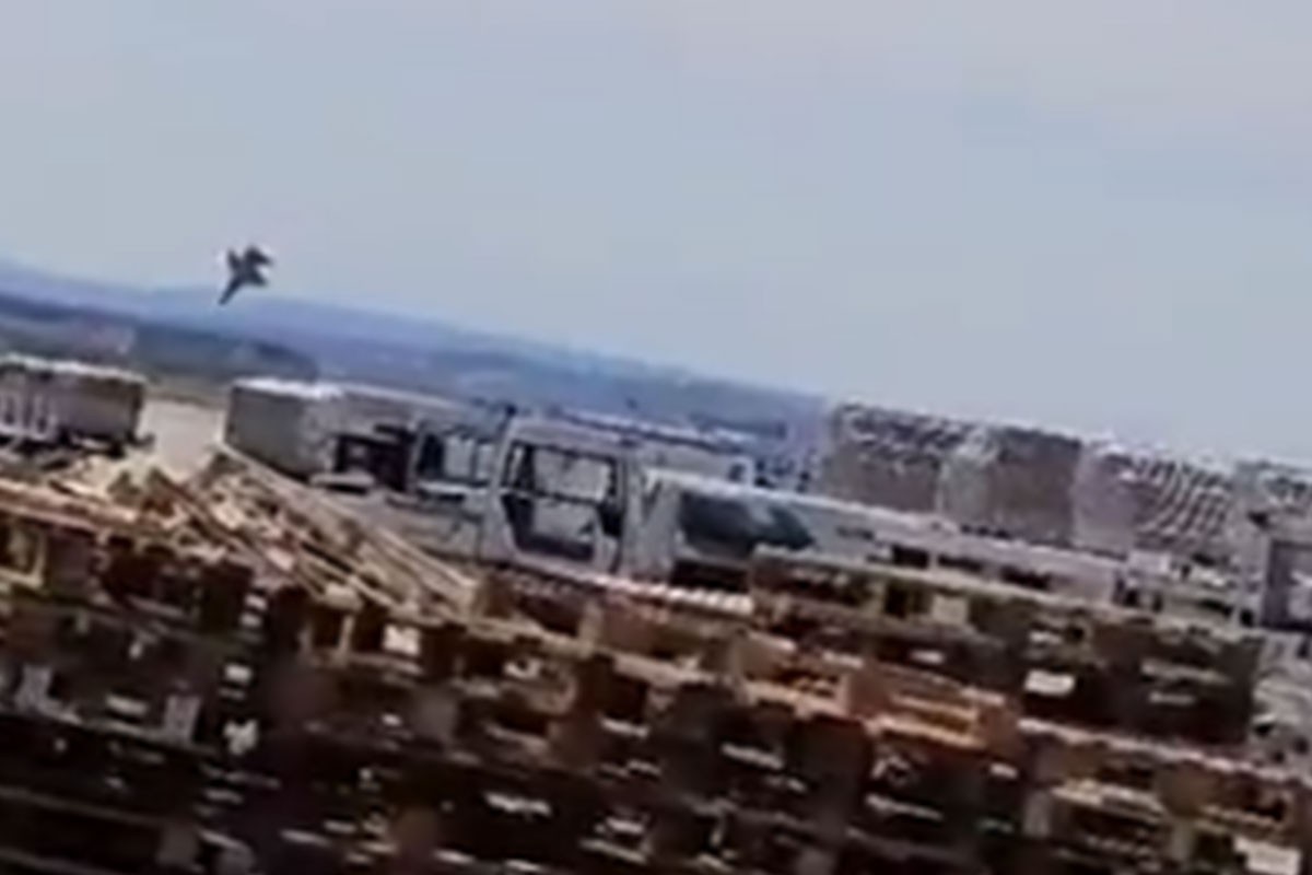 Srušio se španski borbeni avion (VIDEO)