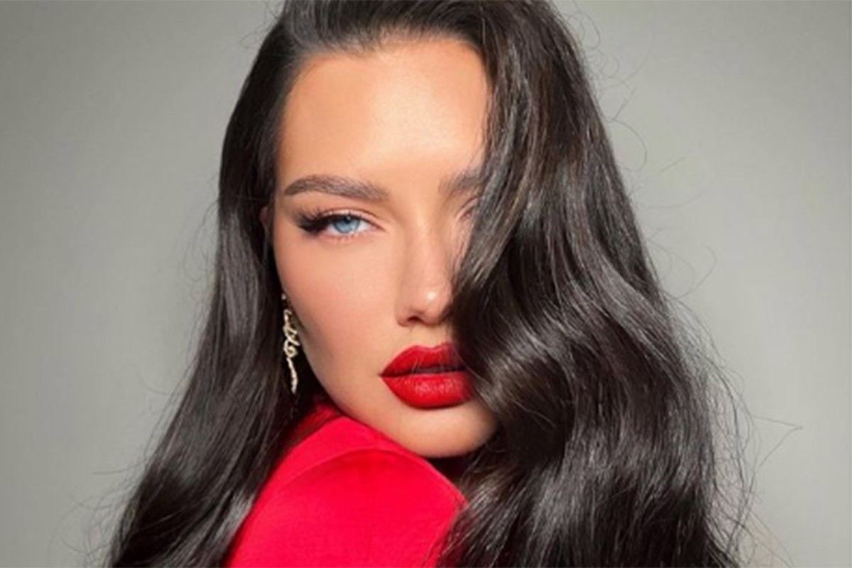 Adrijana Lima zablistala u zlatnoj haljini (FOTO)
