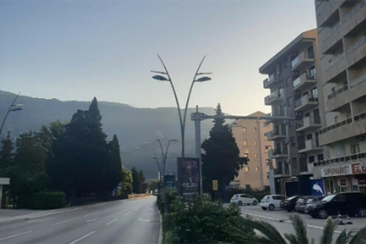 Budva nije okićena državnim zastavama za Dan nezavisnosti