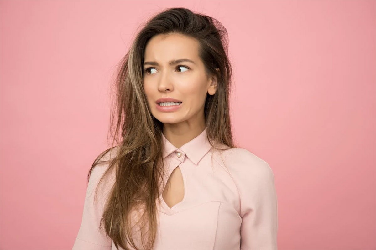 Dermatolog otkriva 5 navika koje uništavaju kosu