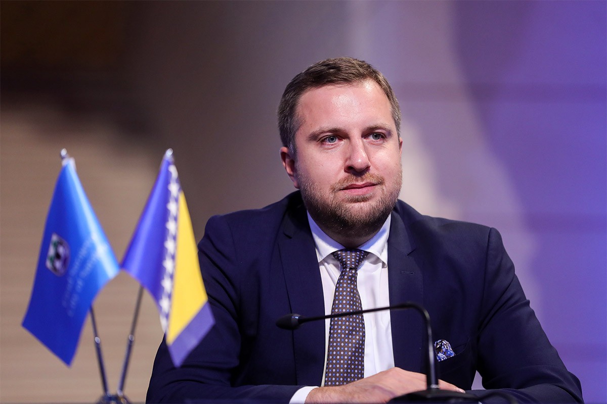 Priveden ambasador BiH Abdulah Skaka