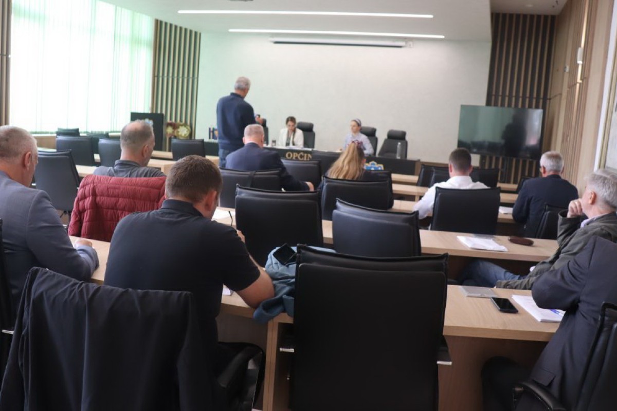 Uz asistenciju policije zamijenjena brava, vijećnici se vratili u salu