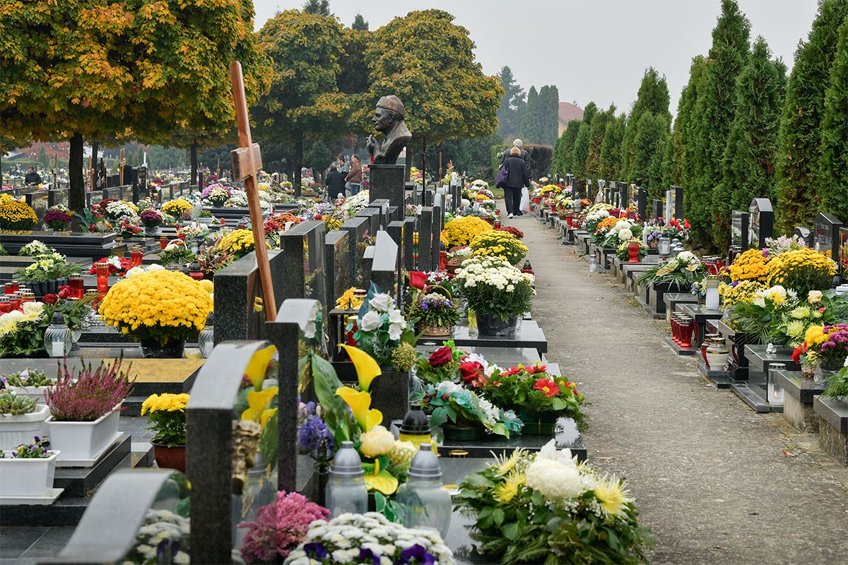 Dvije smrtovnice za preminulog: Jedna od zakonske, druga od supruge pred Bogom (FOTO)