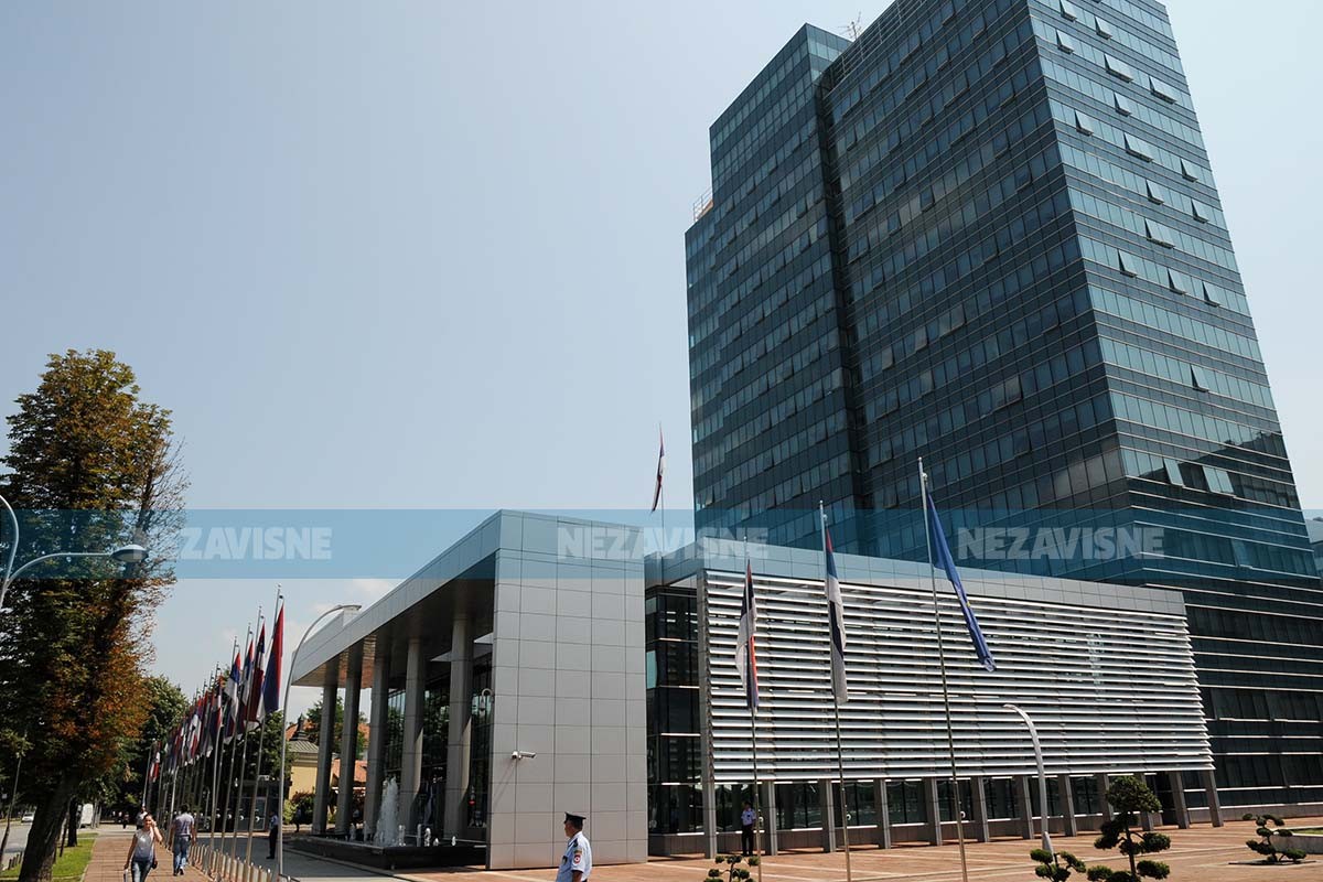 Oduzeta vozila dali MUP-u i Udruženju RVI