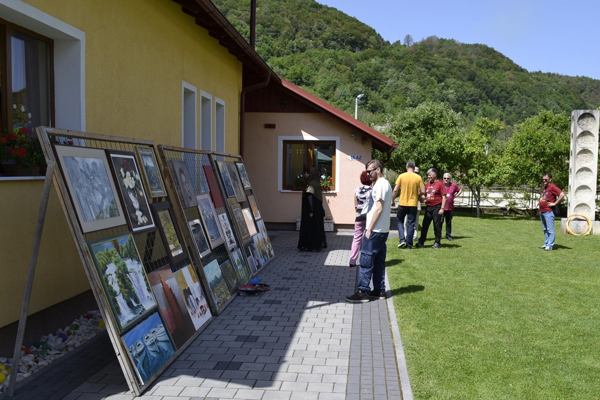 Umjetnici iz regiona pomažu mališane iz Centra "Duga"
