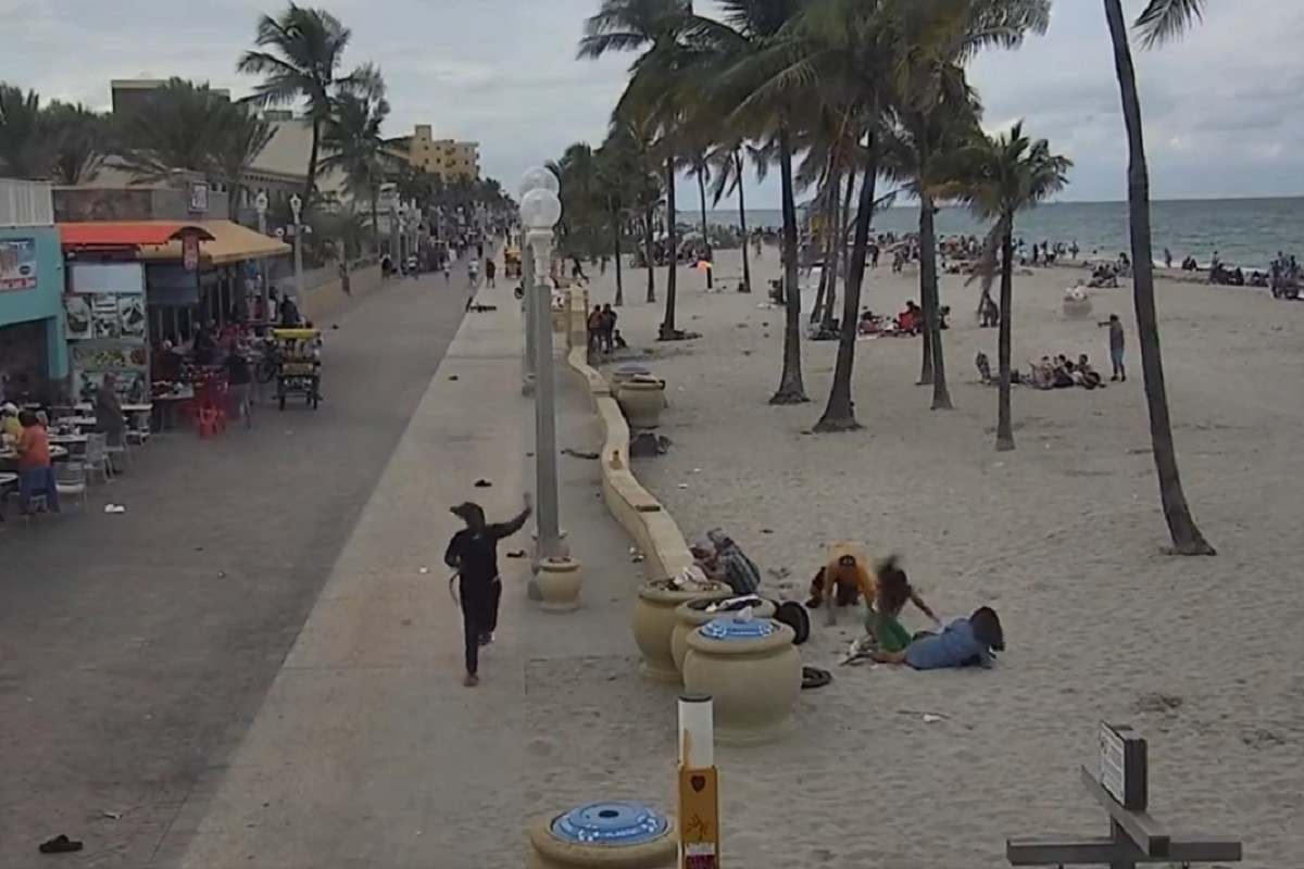 Devetoro ranjeno u pucnjavi na plaži (VIDEO)