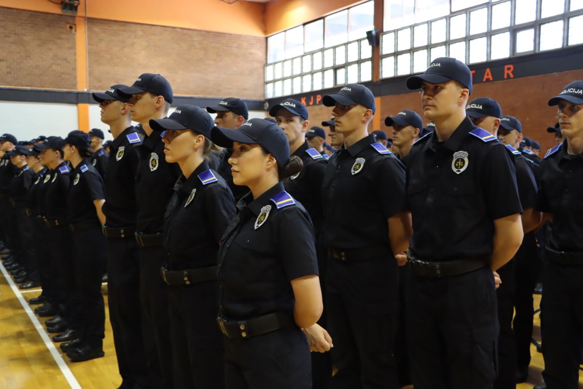 U Sarajevu promovisano 195 policajaca