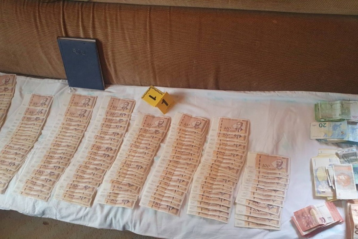 Kod četvorke pronađena droga i 43.000 KM