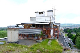 Uselio na krov zgrade u Zagrebu pa napravio ‘penthouse’: “Imam ...