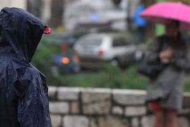 Sutra oblačno s kišom, u Hercegovini obilnije padavine