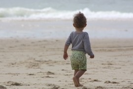 Higijenski razlozi: Treba li beba nositi kupaće gaćice na plaži