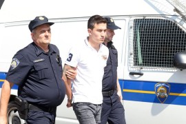 Mladić koji je mercedesom pokosio pješake, u lisicama doveden u sud