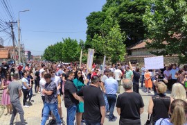 Šetnjom do manastira Gračanica završen protest građana na KiM